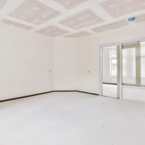 A cozy and spacious empty room in a luxury house